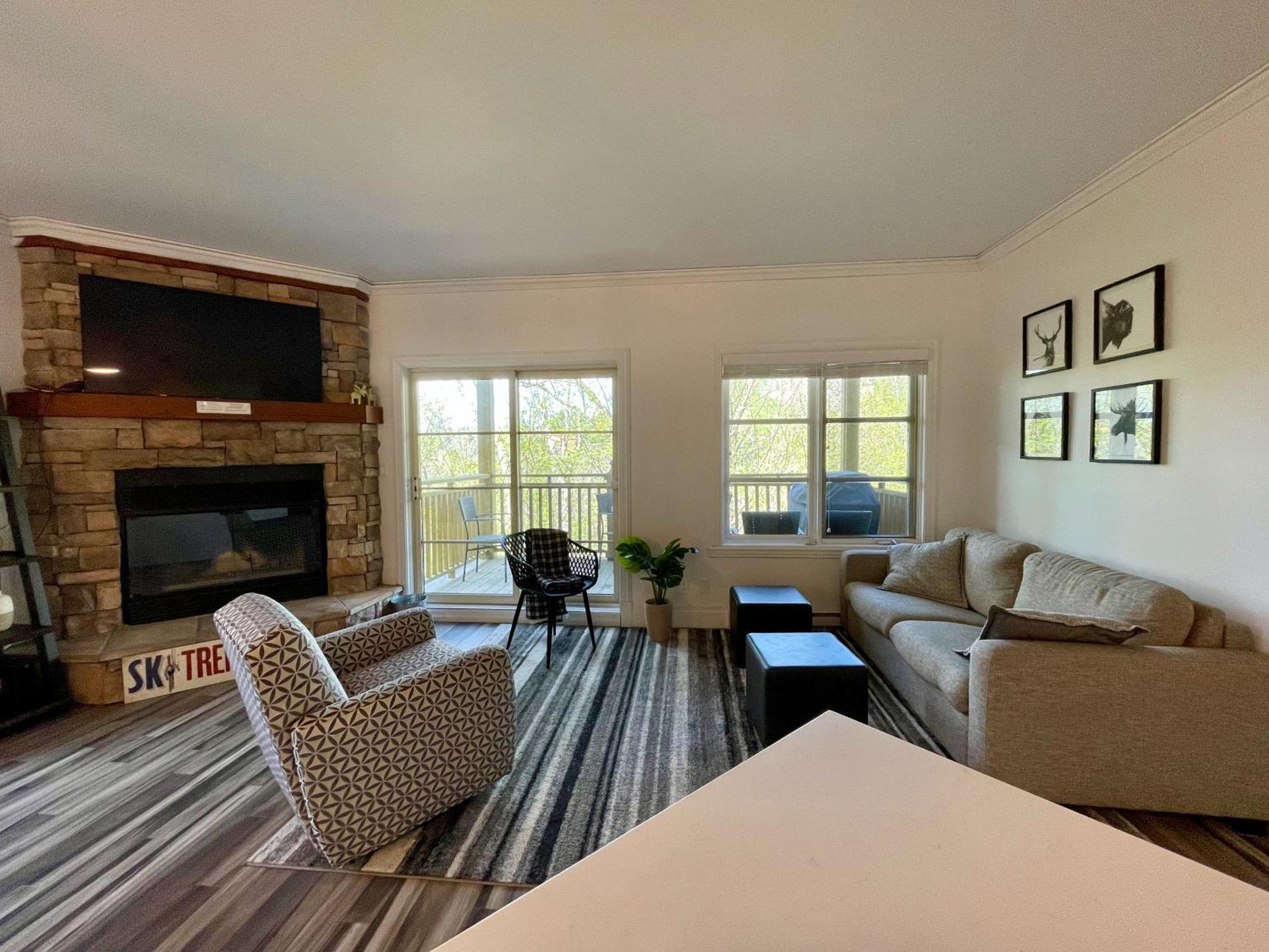 蒙特朗布朗Le Plateau East By Tremblant Vacations公寓 外观 照片